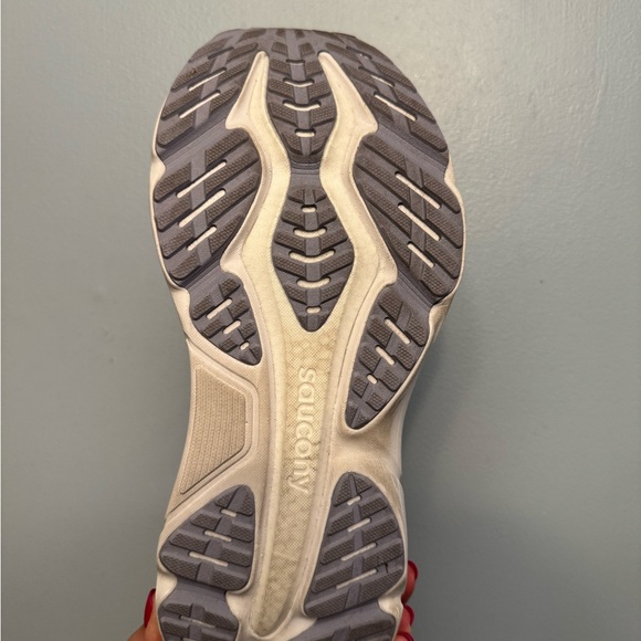 Women’s Saucony Hurricane 25 - Picture 3 of 14